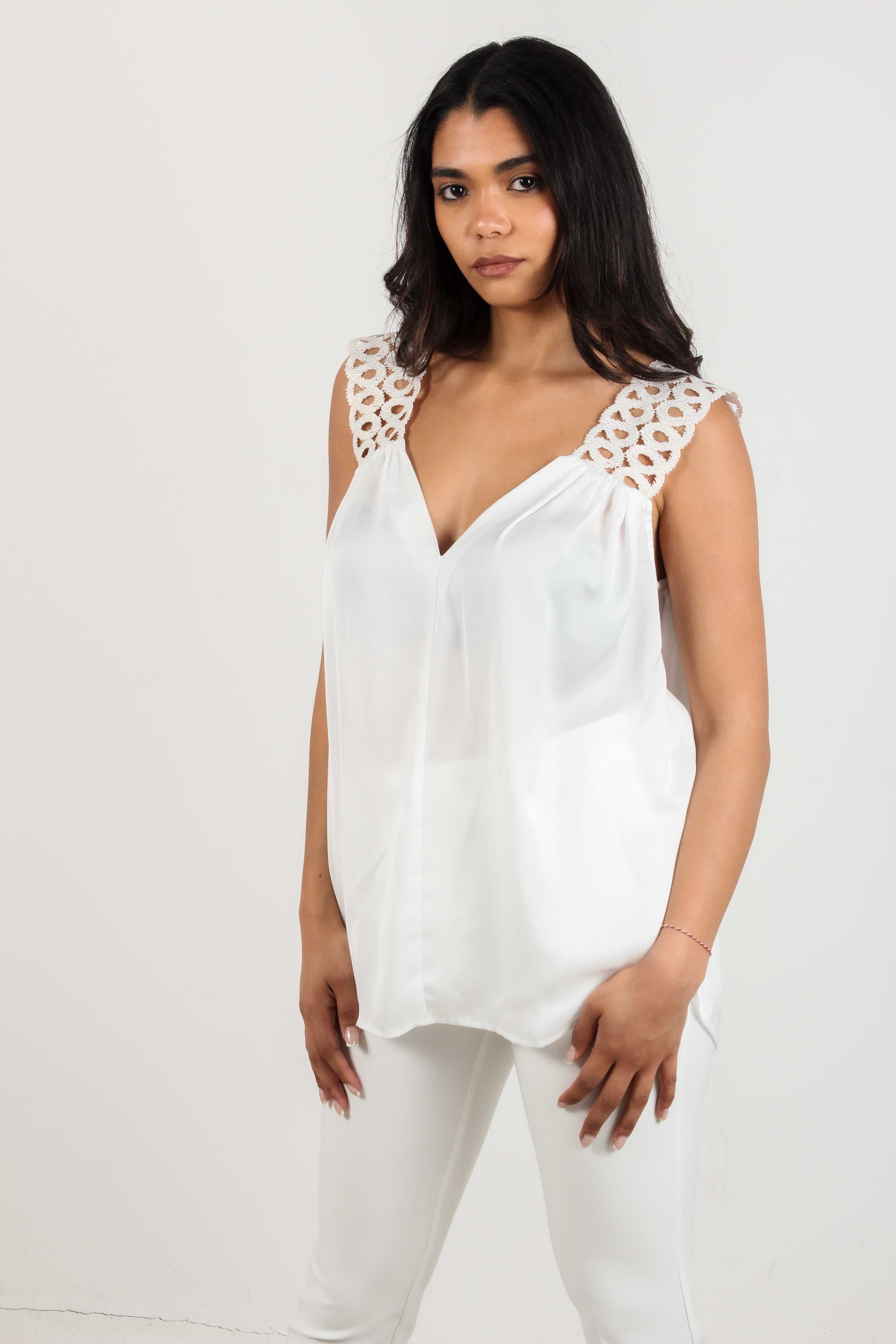 https://powersoft365customers.blob.core.windows.net/he48103-nat-jango-fashion-ltd/Models/25SWC30017-WHI.jpg