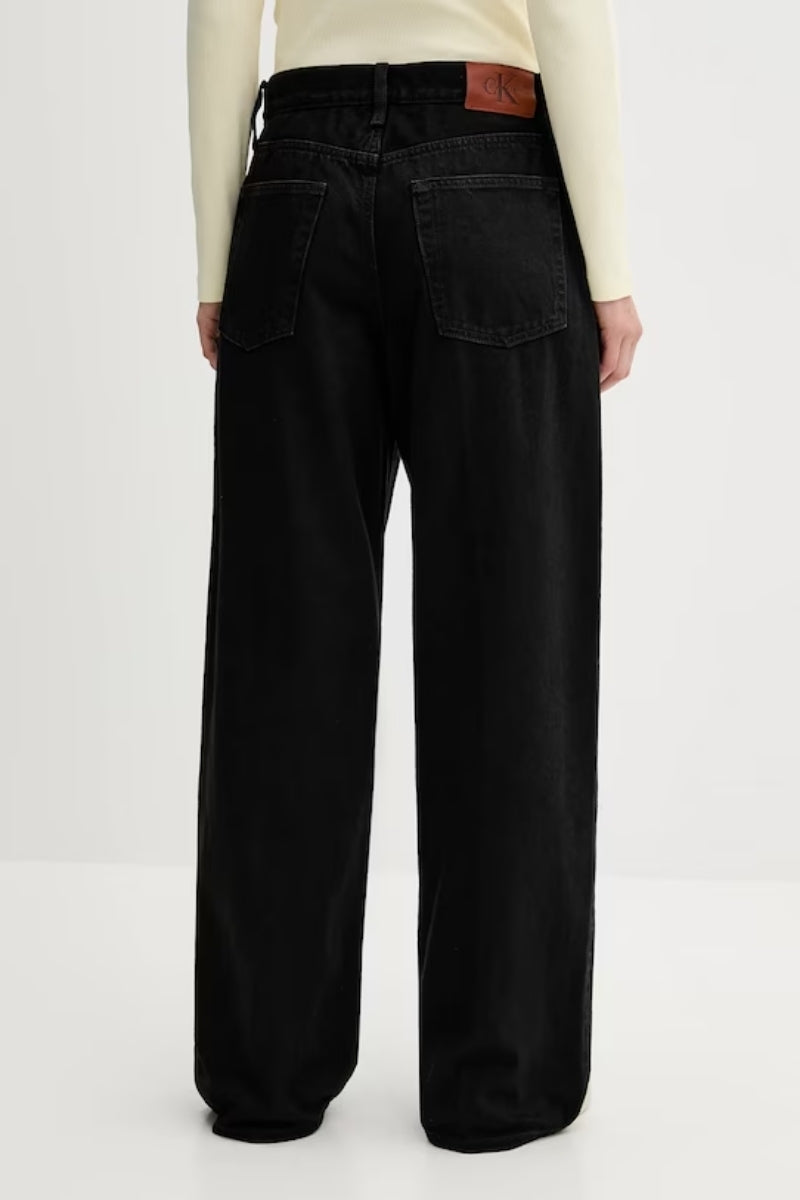 https://powersoft365customers.blob.core.windows.net/he48103-nat-jango-fashion-ltd/Models/26SCK47D713-BLA_1.jpg