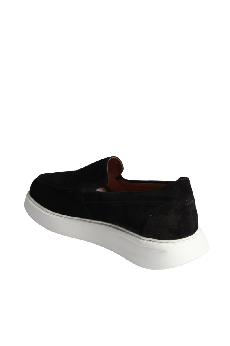 https://powersoft365customers.blob.core.windows.net/he48103-nat-jango-fashion-ltd/Models/26SOM2077-BLA_1.jpg