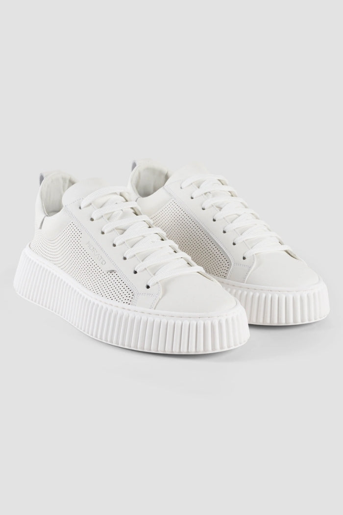 SNEAKER HOPPER