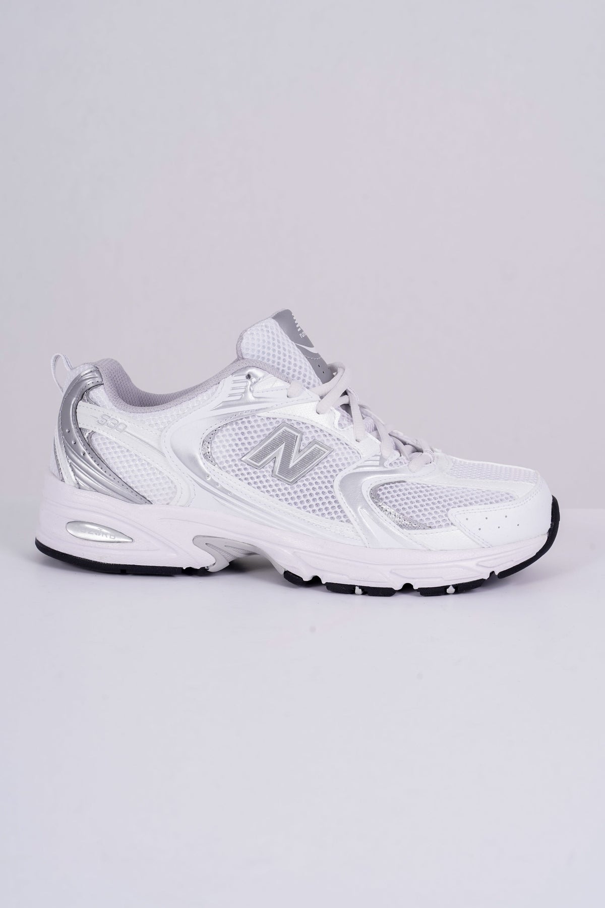 WHITE / 41