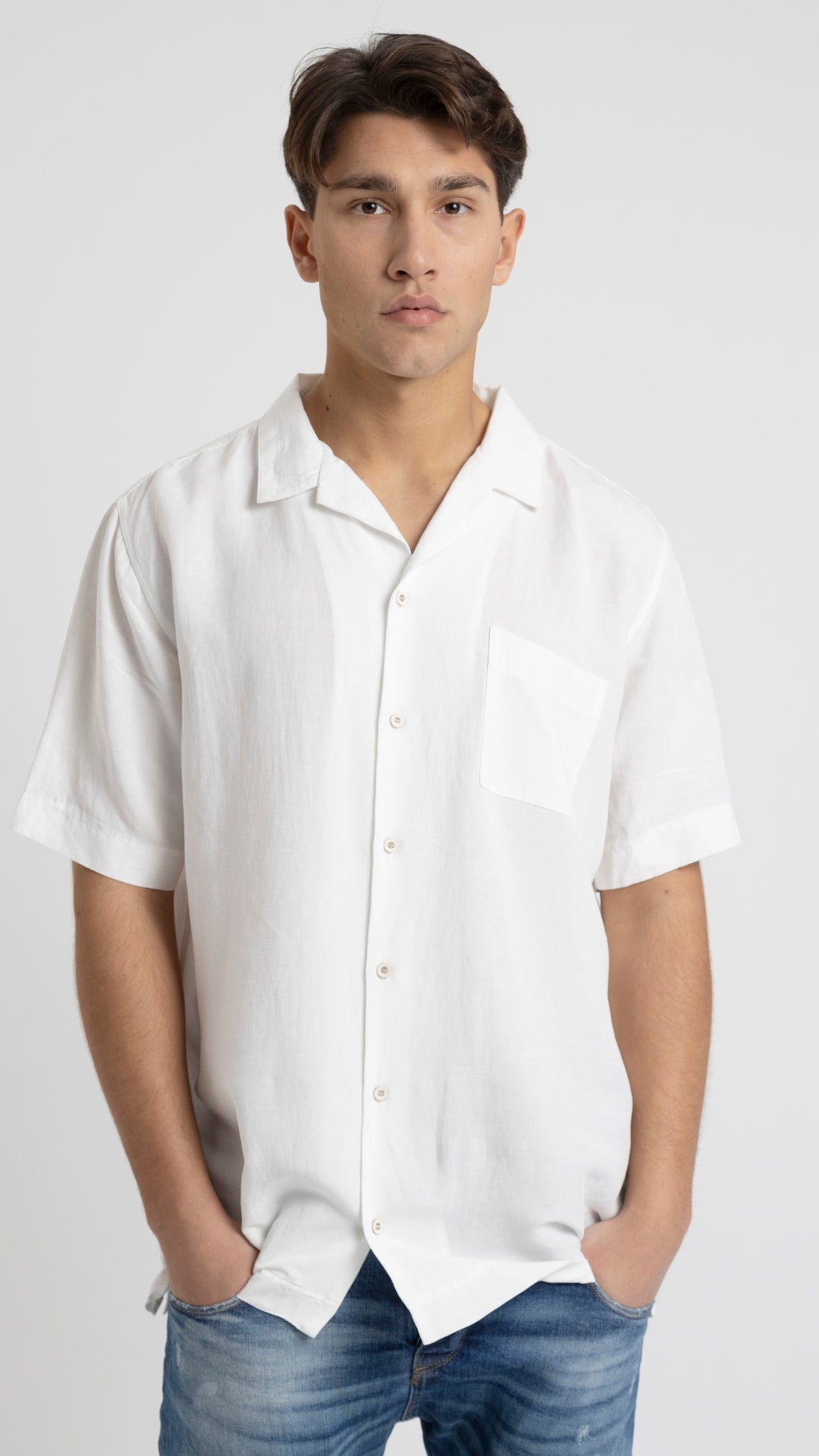 WHITE / S