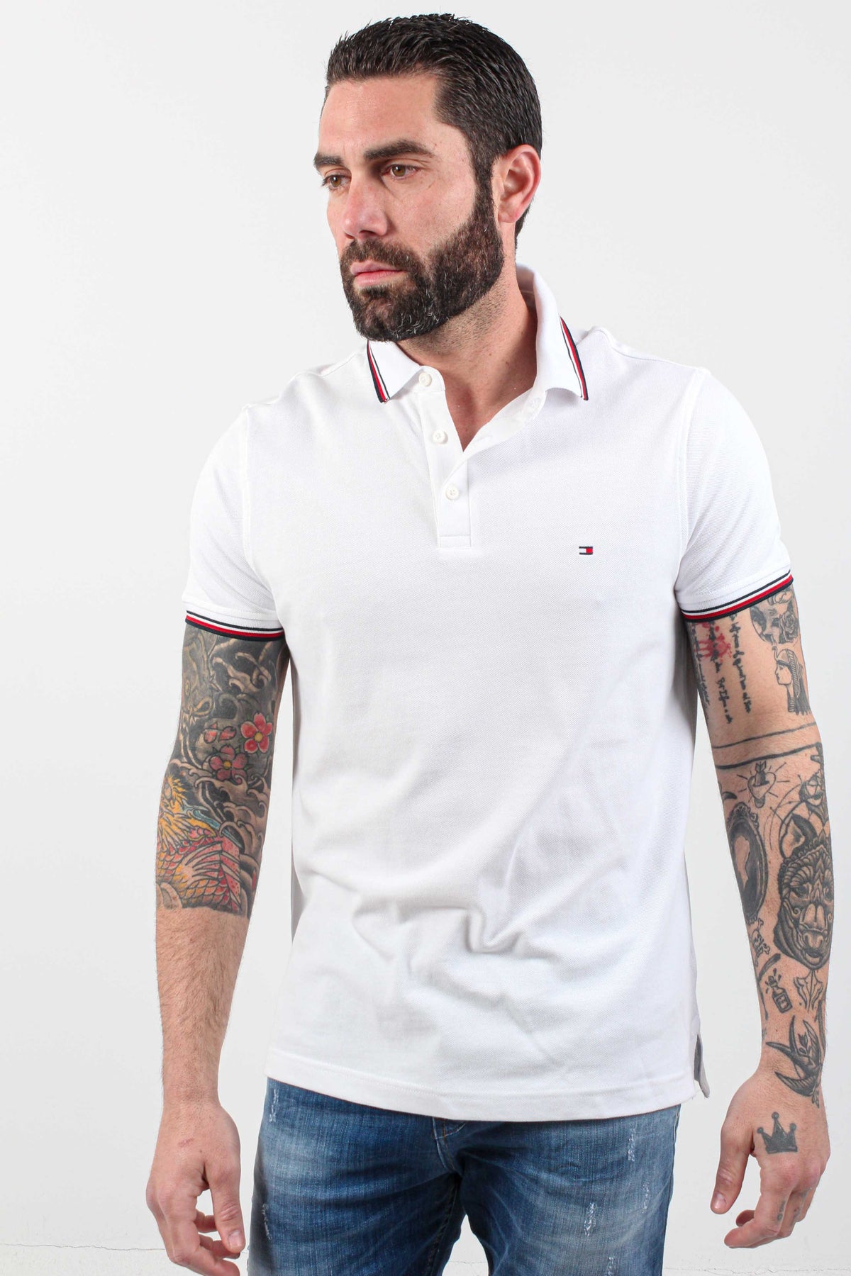 WHITE / M