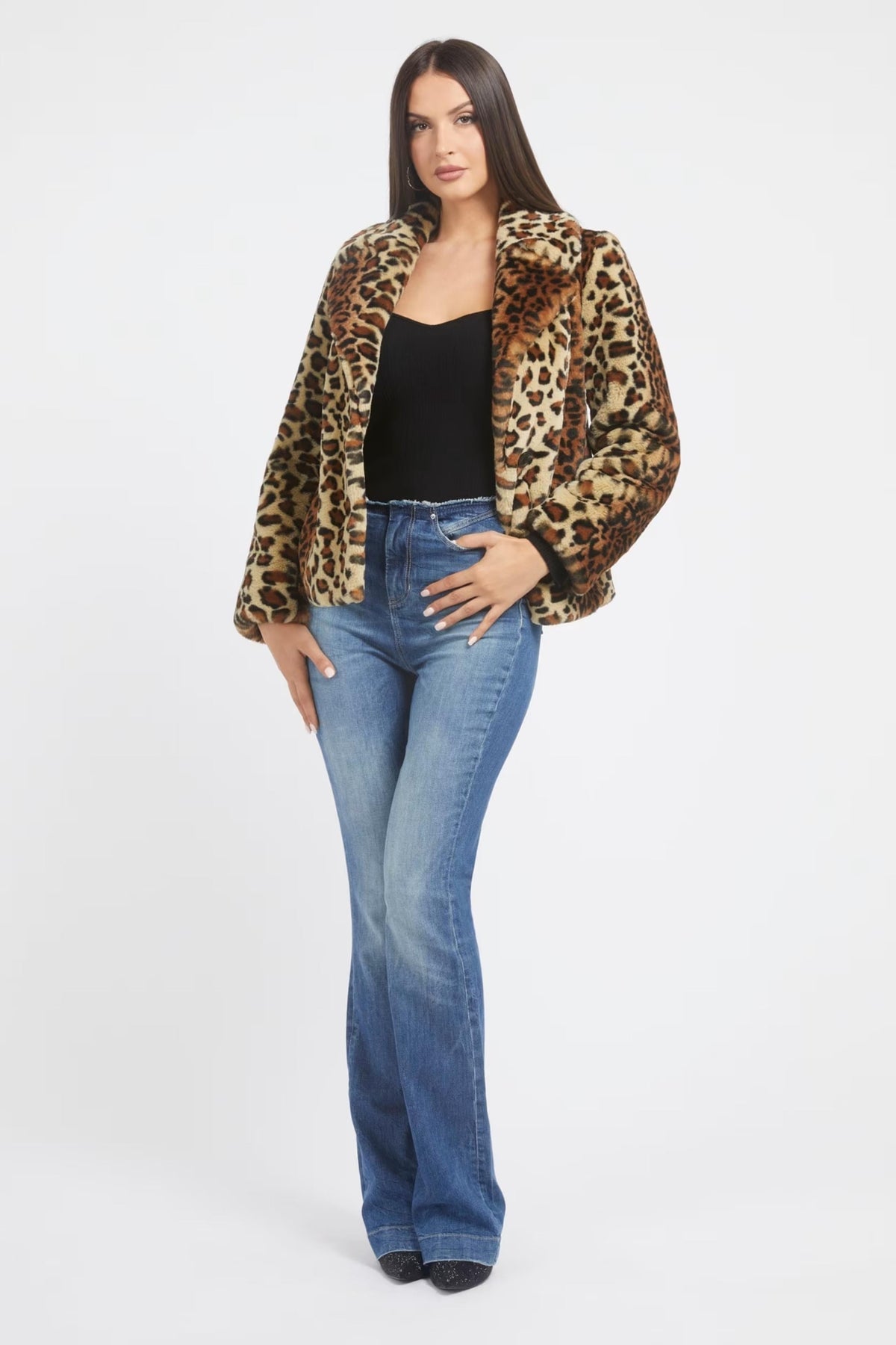 https://powersoft365customers.blob.core.windows.net/he48103-nat-jango-fashion-ltd/Models/23WGU59WFSK-LEO_2.jpg