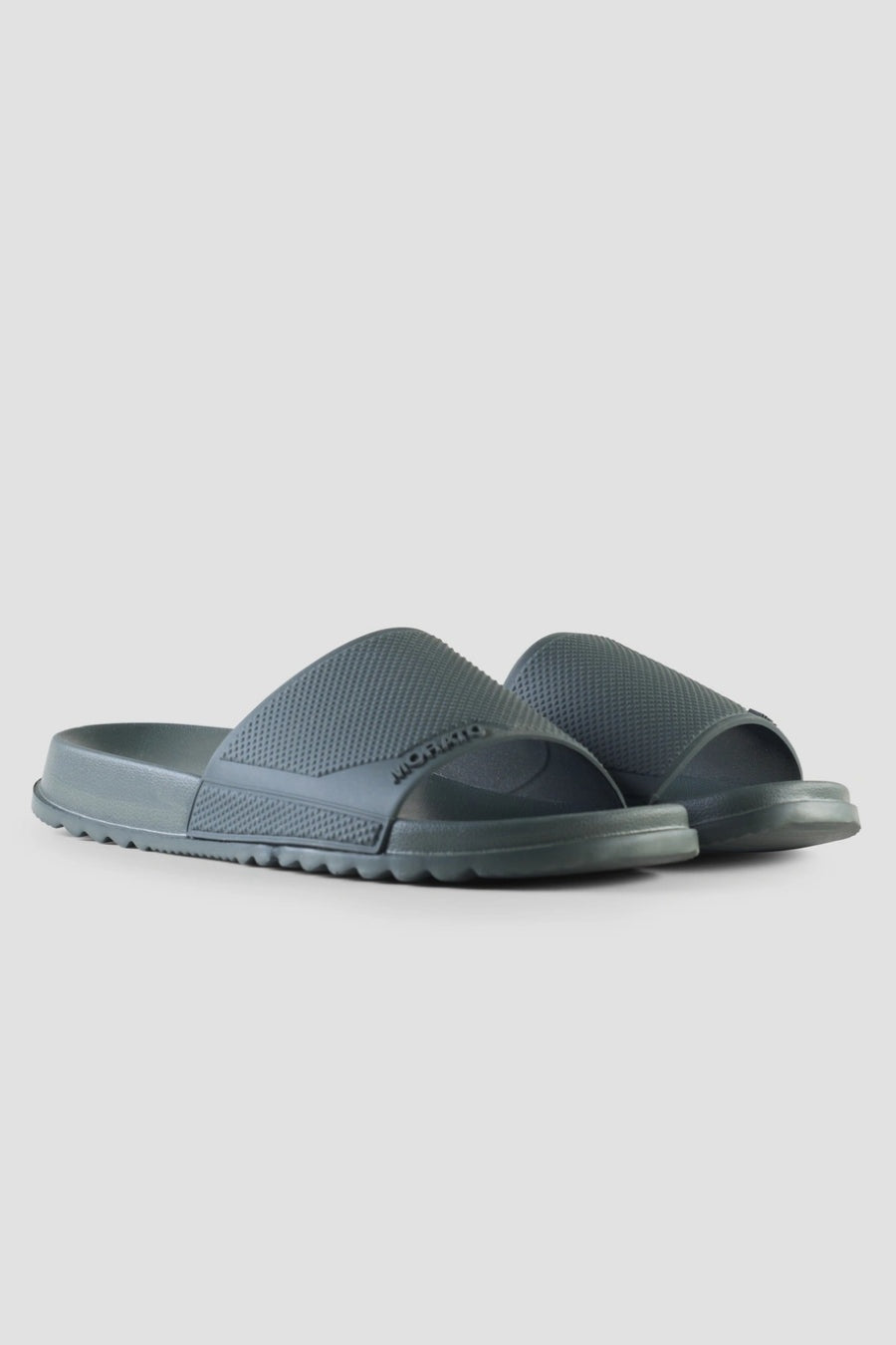 BLACK / 40