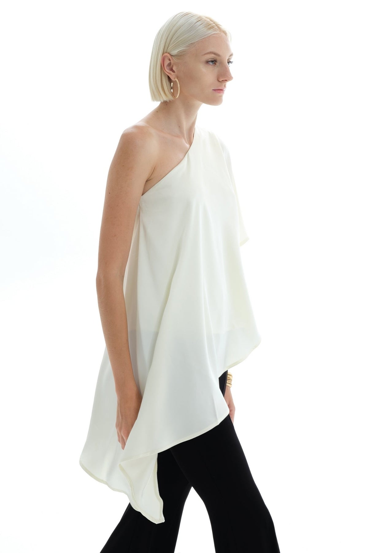 https://powersoft365customers.blob.core.windows.net/he48103-nat-jango-fashion-ltd/Models/24SEL00104-BLA.jpg