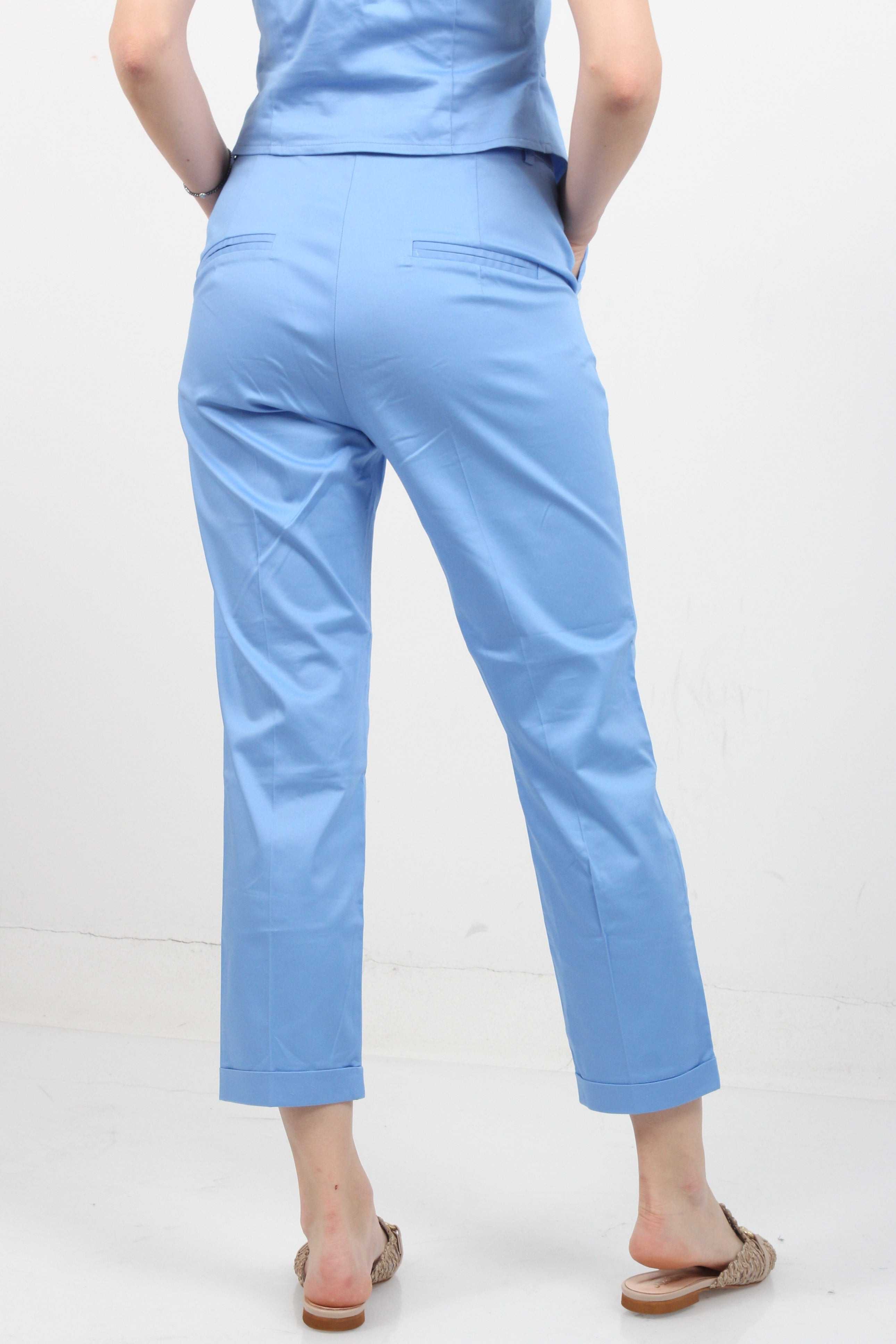 https://powersoft365customers.blob.core.windows.net/he48103-nat-jango-fashion-ltd/Models/24SWC11039-BLA_3.jpg
