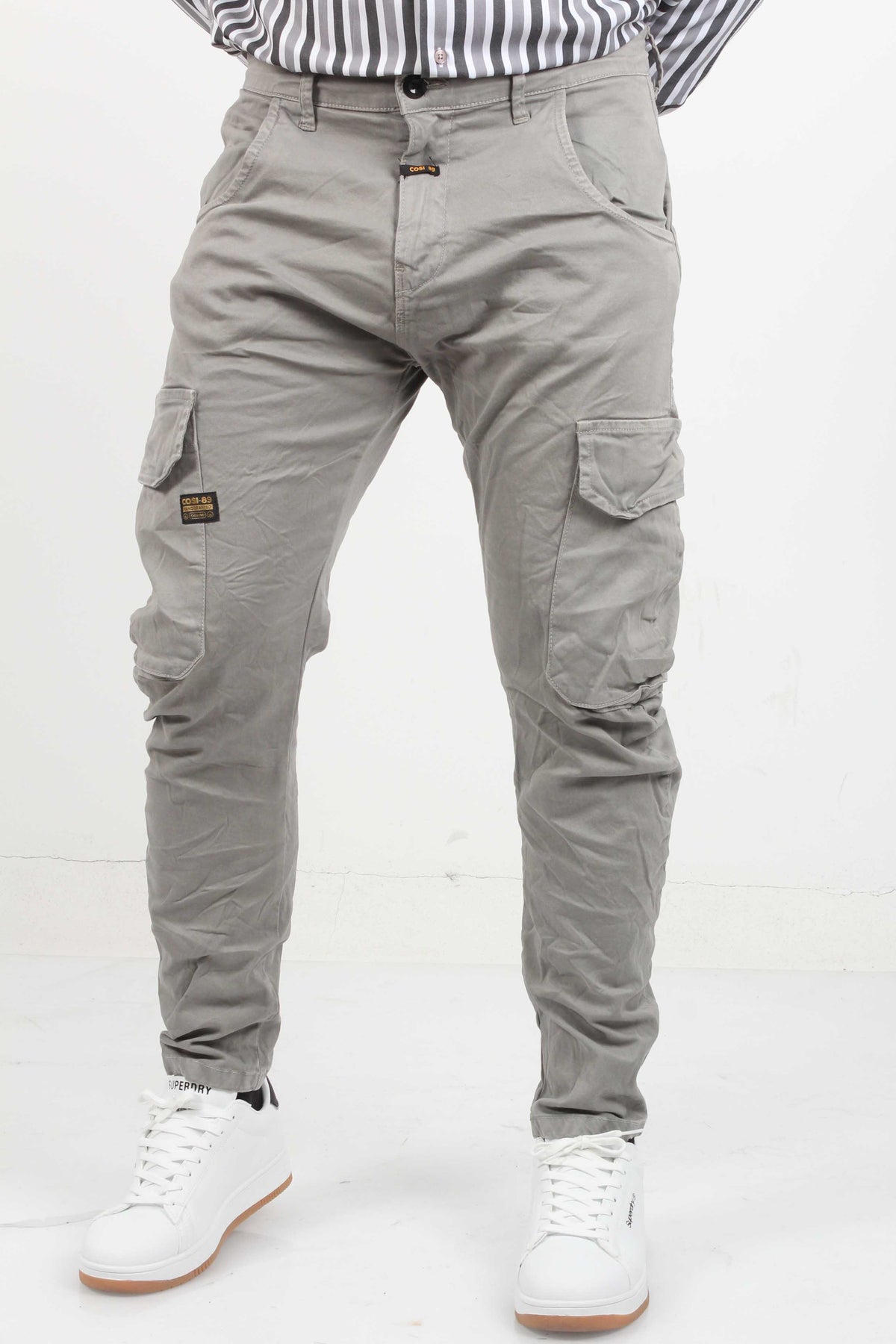 GREY / 29