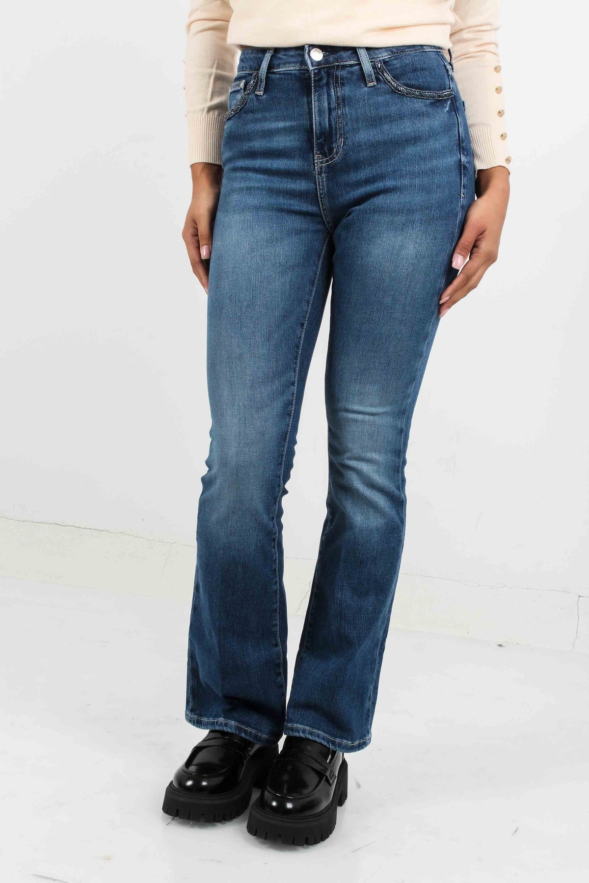 DENIM / 24