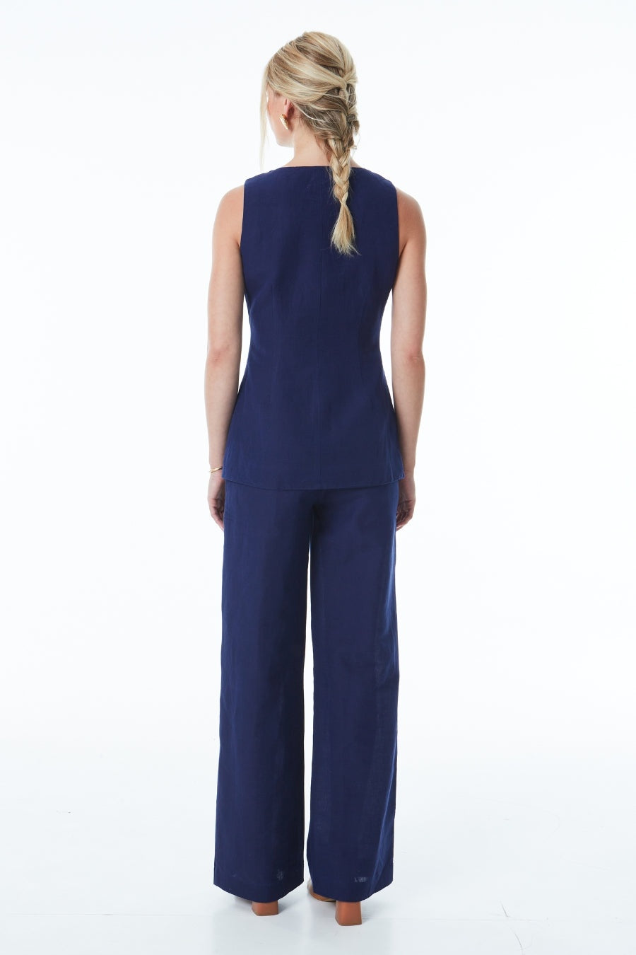 https://powersoft365customers.blob.core.windows.net/he48103-nat-jango-fashion-ltd/Models/25SBS25-01-05-006-BLU_2.jpg