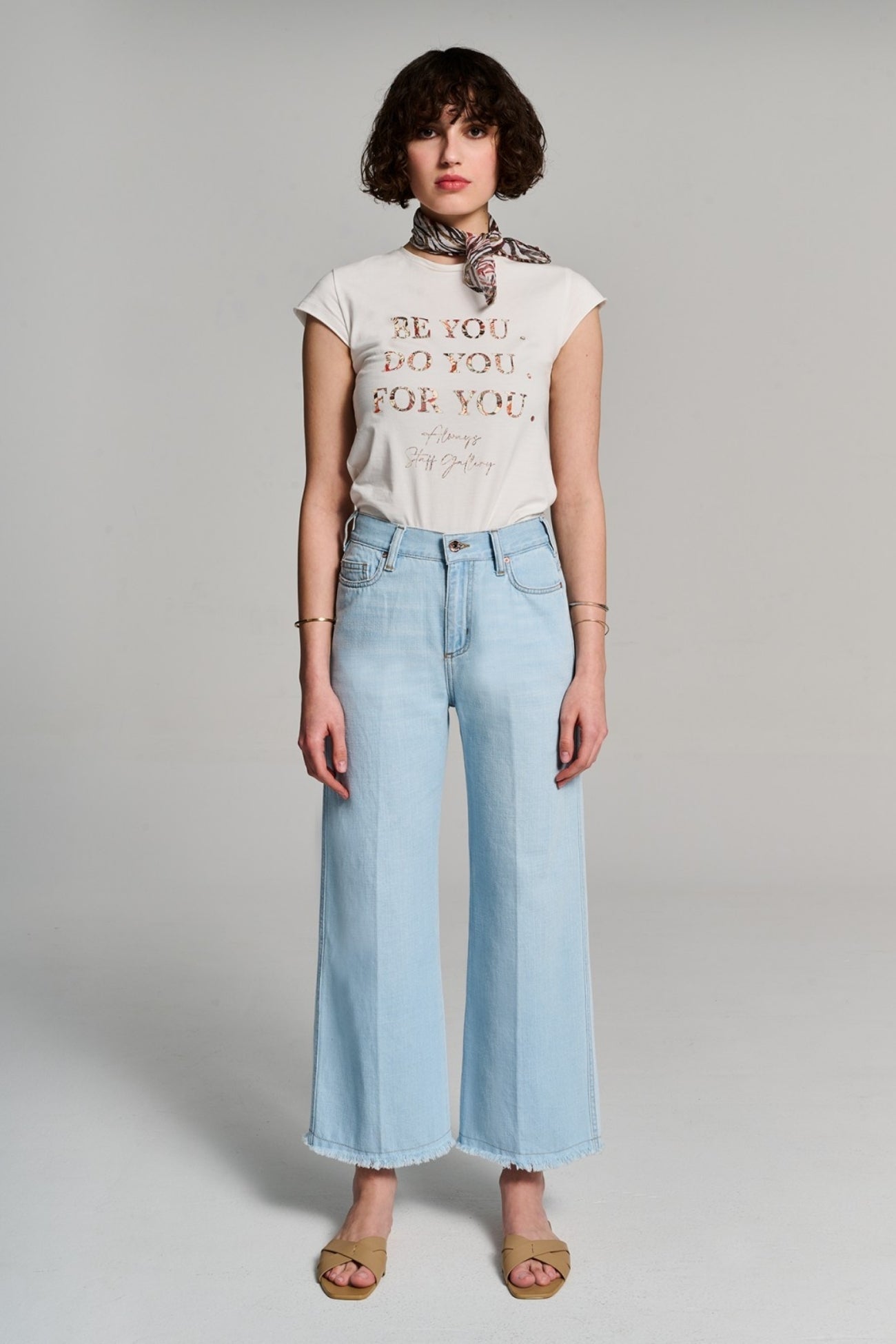 https://powersoft365customers.blob.core.windows.net/he48103-nat-jango-fashion-ltd/Models/25SS9765229-OWH_3.jpg