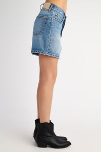 https://powersoft365customers.blob.core.windows.net/he48103-nat-jango-fashion-ltd/Models/25SS981119B3-TZH_1.jpg