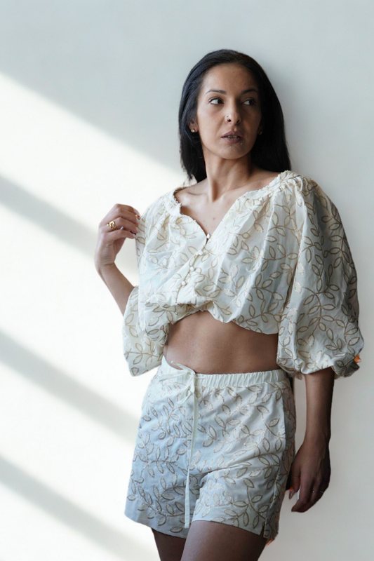 SHIRT WITH KNITTED FLOWERS