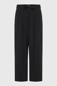 https://powersoft365customers.blob.core.windows.net/he48103-nat-jango-fashion-ltd/Models/26SFBL013-122-02-BLA_1.jpg