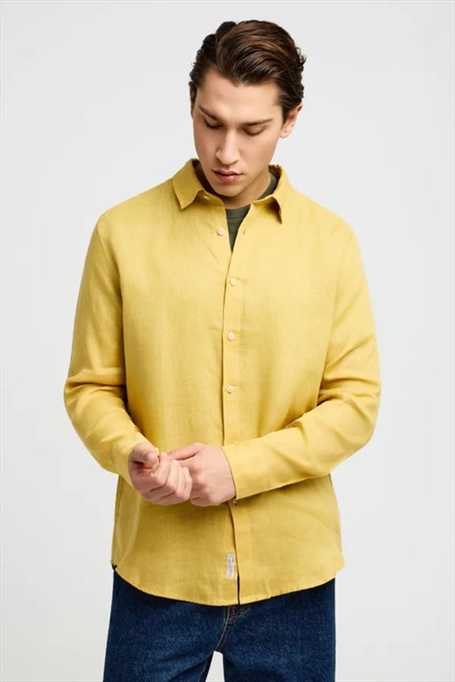 https://powersoft365customers.blob.core.windows.net/he48103-nat-jango-fashion-ltd/Models/26SFBM013-001-05-OILY.jpg