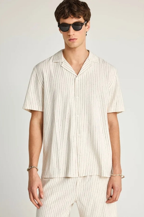 WHITE / S