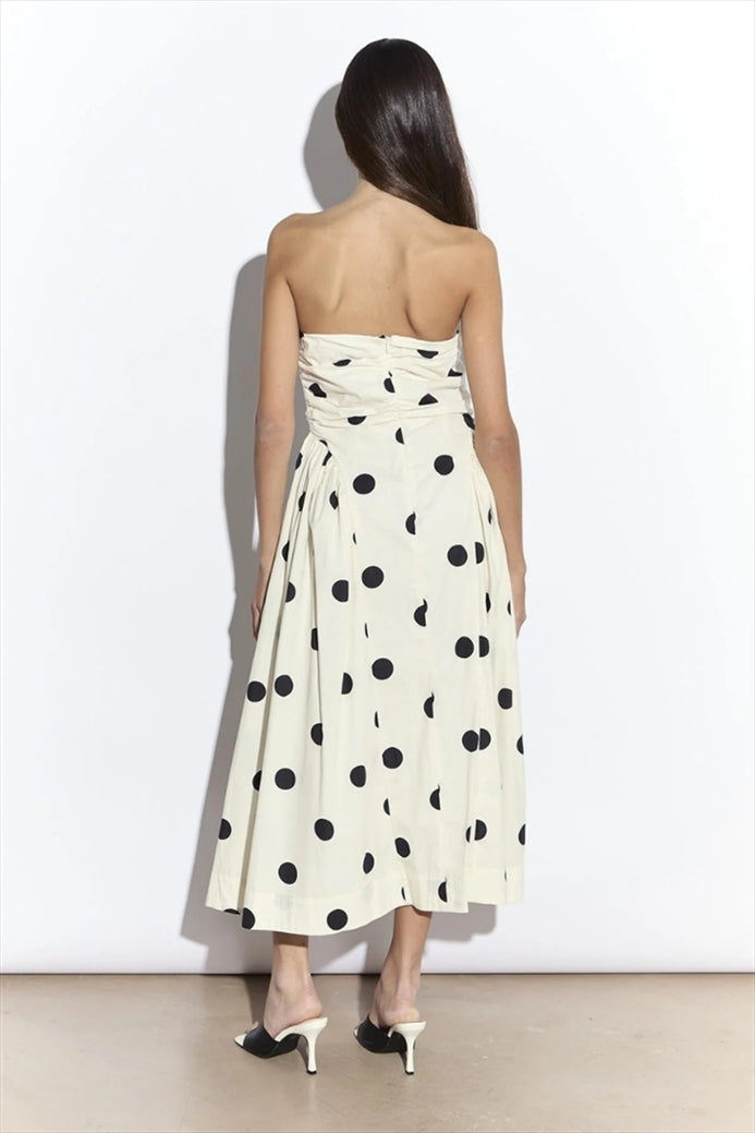 https://powersoft365customers.blob.core.windows.net/he48103-nat-jango-fashion-ltd/Models/26SGW0826-CRE_2.jpg