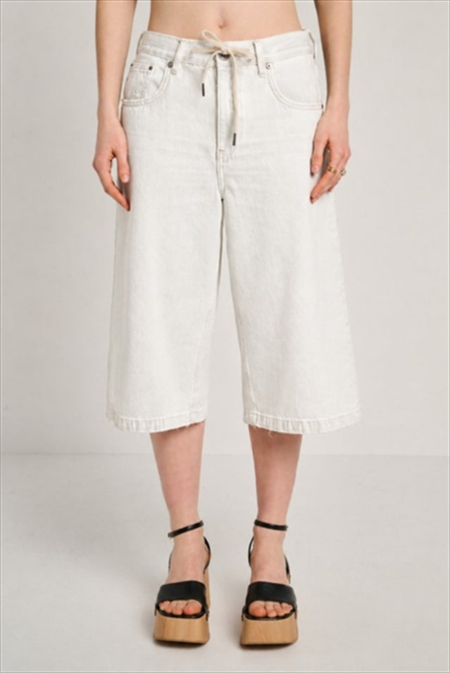 https://powersoft365customers.blob.core.windows.net/he48103-nat-jango-fashion-ltd/Models/26SS918071-WHI.jpg