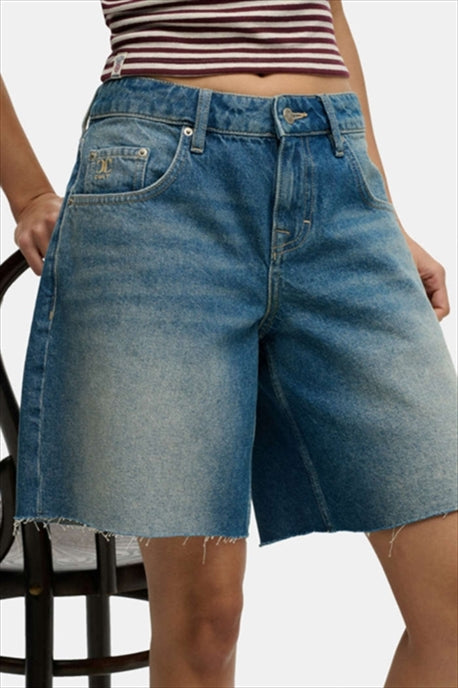 DENIM / 26