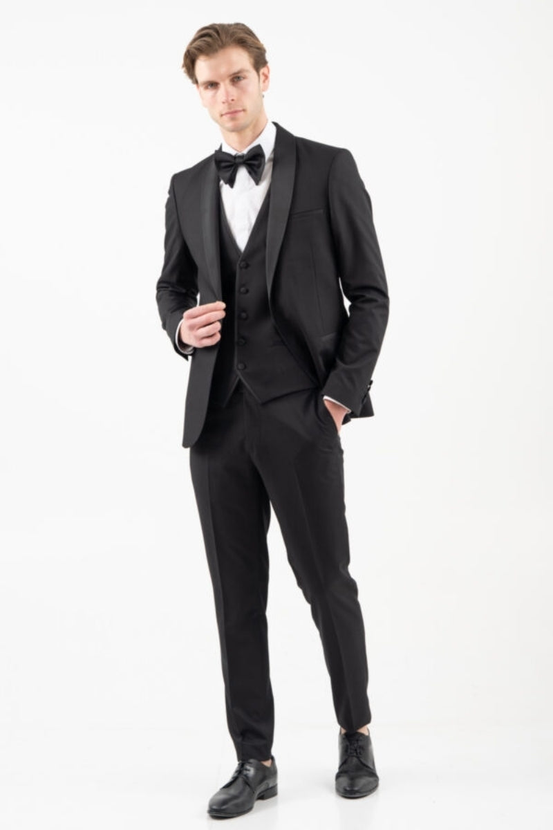 BLACK / 48