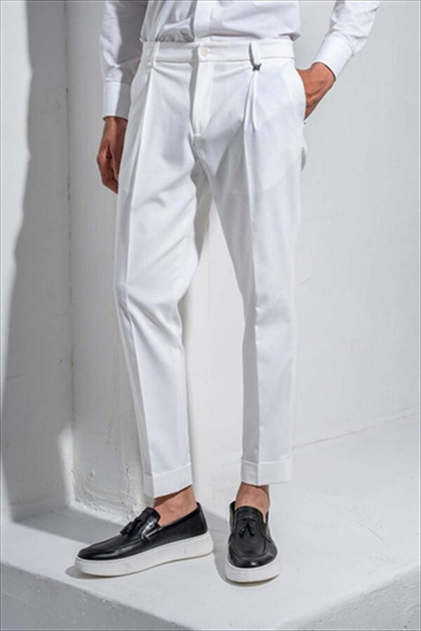 WHITE / 29