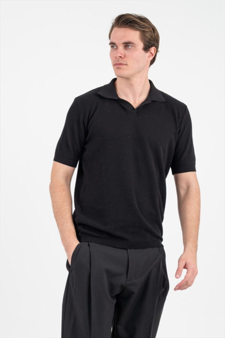 BLACK / S