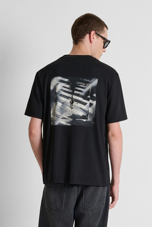 BLACK / M