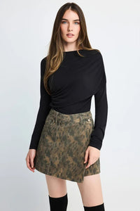 https://powersoft365customers.blob.core.windows.net/he48103-nat-jango-fashion-ltd/Models/26WFBL014-105-17-BLA.jpg