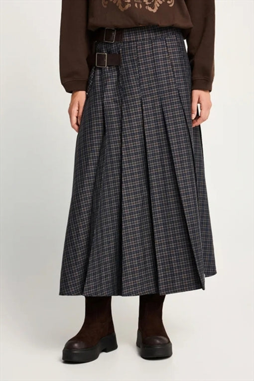 https://powersoft365customers.blob.core.windows.net/he48103-nat-jango-fashion-ltd/Models/26WFBL014-112-14-NVY.jpg