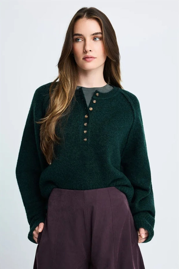 https://powersoft365customers.blob.core.windows.net/he48103-nat-jango-fashion-ltd/Models/26WFBL014-131-09-TEAL.jpg