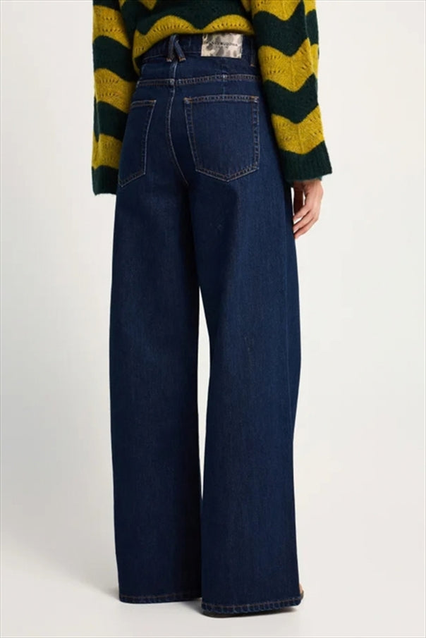 https://powersoft365customers.blob.core.windows.net/he48103-nat-jango-fashion-ltd/Models/26WFBL014-167-02-DKBLU_1.jpg