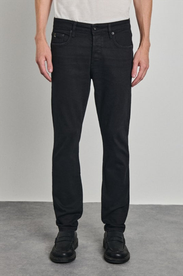 BLACK / 30