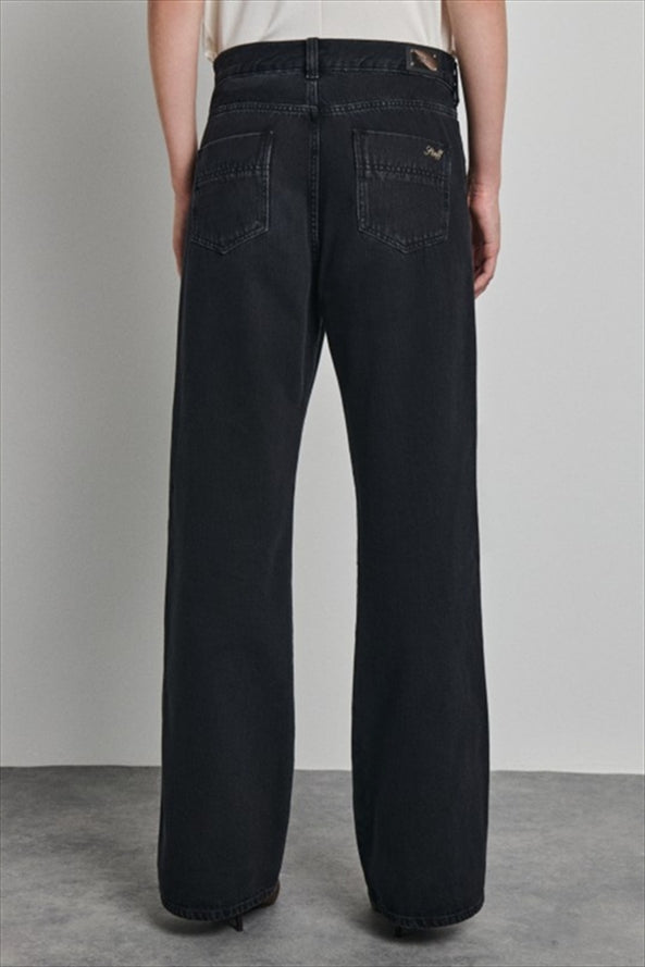 https://powersoft365customers.blob.core.windows.net/he48103-nat-jango-fashion-ltd/Models/26WS977050BL-BLA_1.jpg