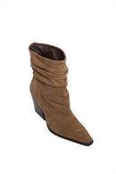 https://powersoft365customers.blob.core.windows.net/he48103-nat-jango-fashion-ltd/Models/26WST26-538-TAUPE_1.jpg