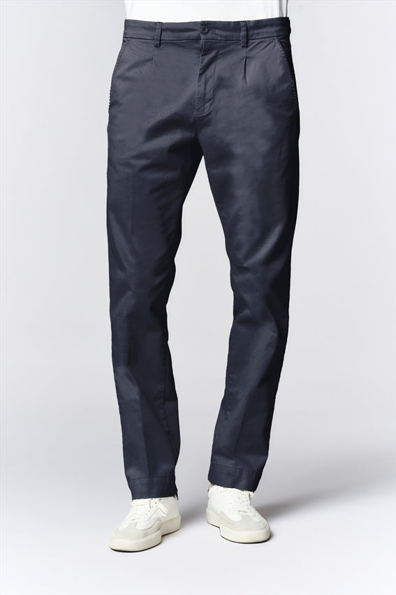 https://powersoft365customers.blob.core.windows.net/he48103-nat-jango-fashion-ltd/Models/26WUSP159003-NVY.jpg