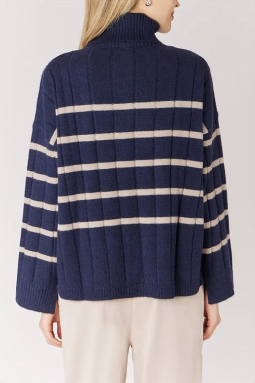 https://powersoft365customers.blob.core.windows.net/he48103-nat-jango-fashion-ltd/Models/26WUSP373020-NVY_1.jpg