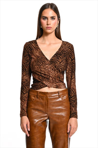 https://powersoft365customers.blob.core.windows.net/he48103-nat-jango-fashion-ltd/Models/26WWC60014-BRO.jpg