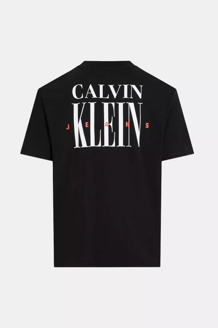 SERIF FONT GRAPHIC TEE