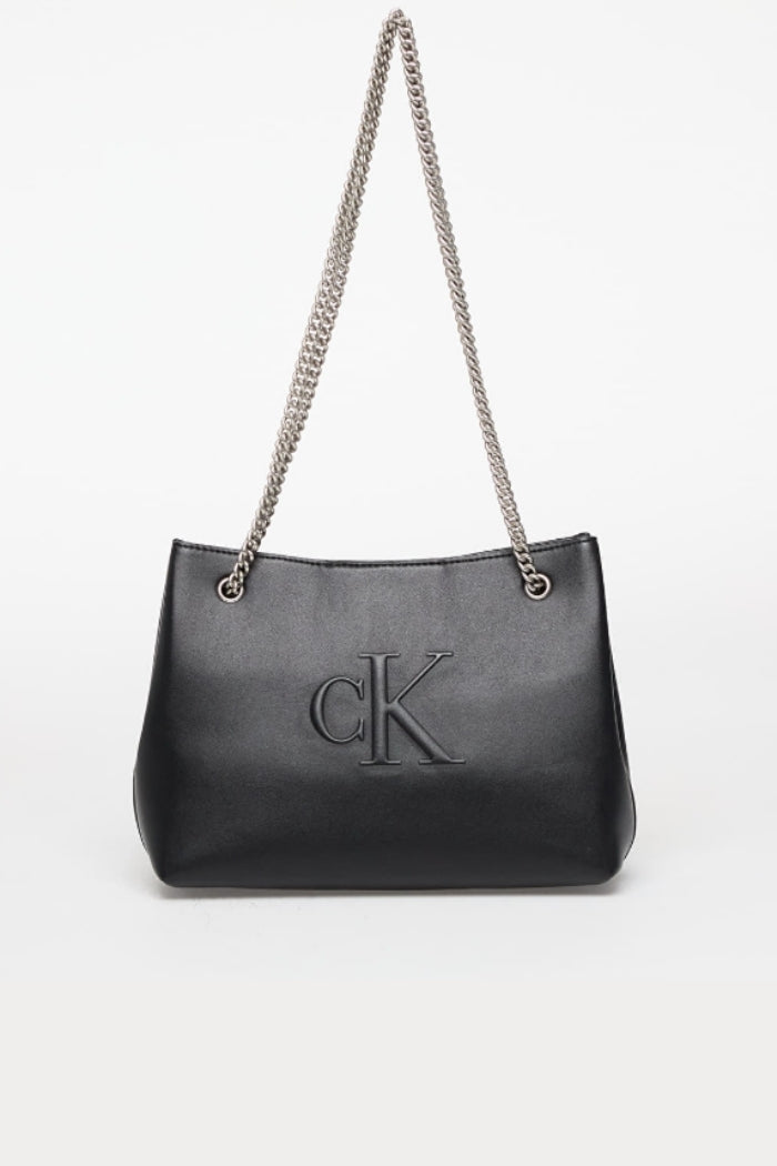 SCULPTED CHAIN SHOULDER BAG