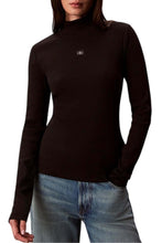 Load image into Gallery viewer, WOVEN LABEL TURTLENECK