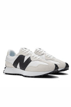 Load image into Gallery viewer, NEW BALANCE CLASSICS SNEAKERS