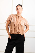 Load image into Gallery viewer, MUSLIN BLOUSE WITH LACE AND TIE