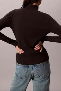 WOVEN LABEL TURTLENECK