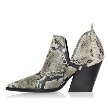Load image into Gallery viewer, DAY 2 DAY SHOES
