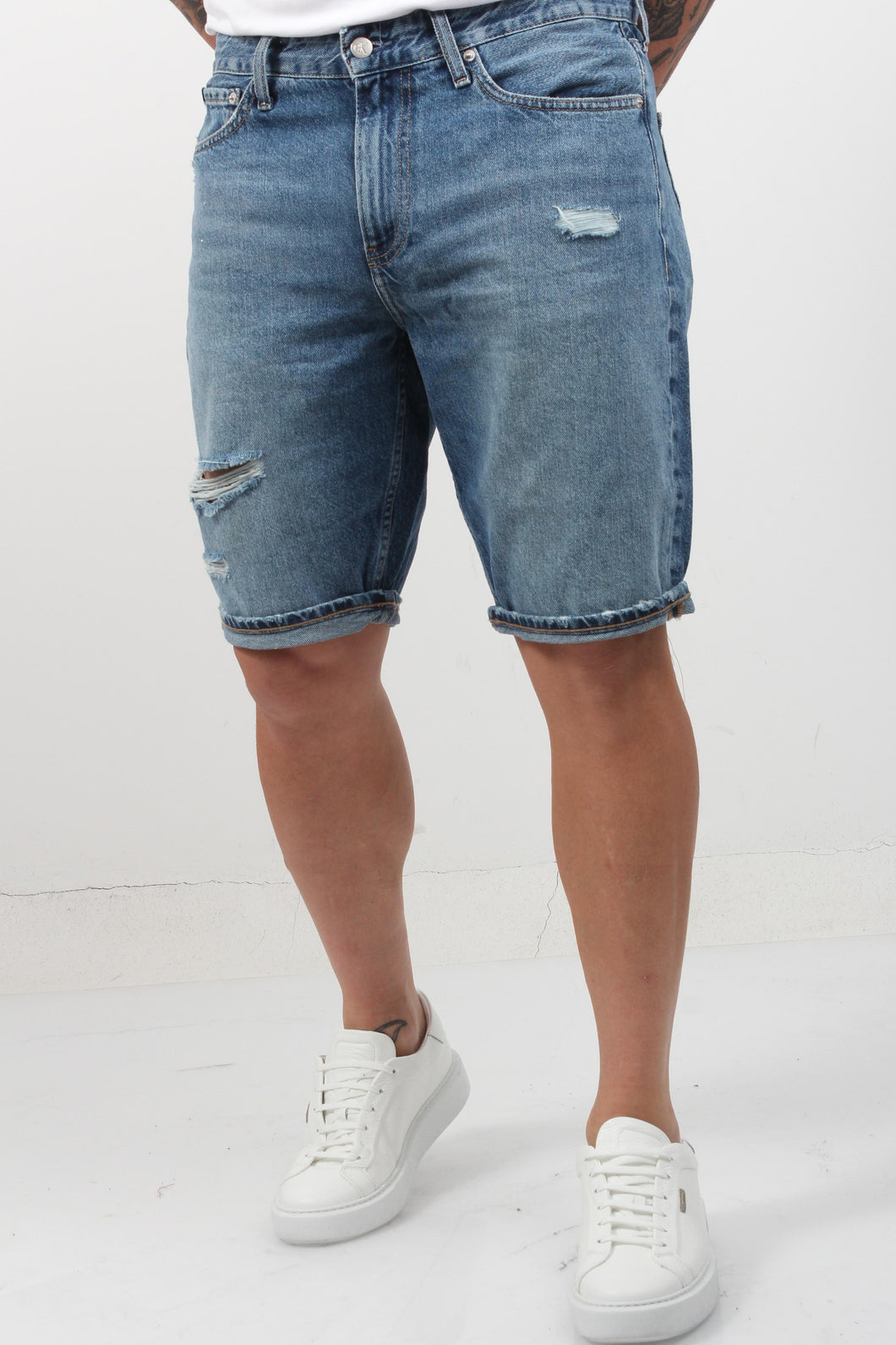 REGULAR SHORT JEANS
