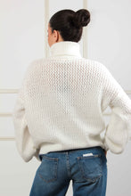 Load image into Gallery viewer, KNITTED TOP TURTLENECK