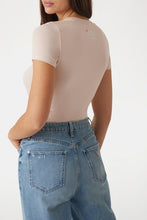 Load image into Gallery viewer, CHEETA LOGO TRIANGLE TEE