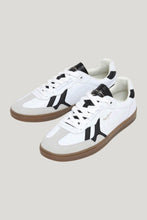Load image into Gallery viewer, BALL CLASS M SNEAKERS