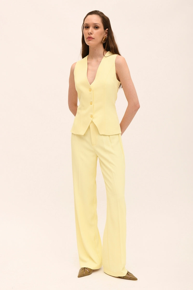 TROUSER WITH REVER