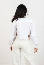 Load image into Gallery viewer, WOVEN LABEL CROPPED SHIRT